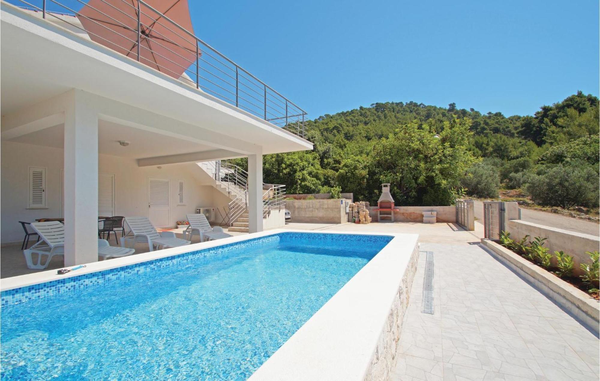 Stunning In Grscica With Kitchen *
